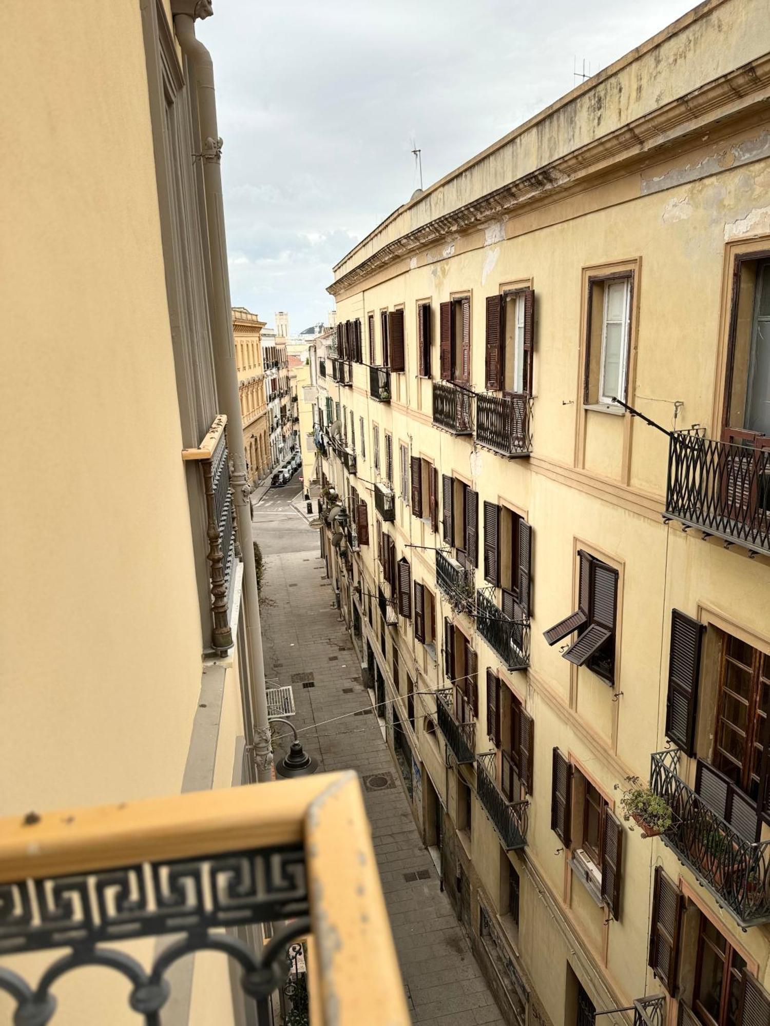 Fl Apartments Nel Corso Cagliari Exterior foto